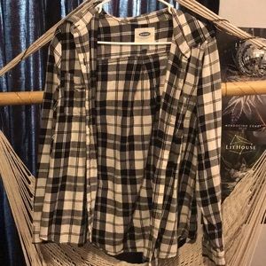 Black and white button up !